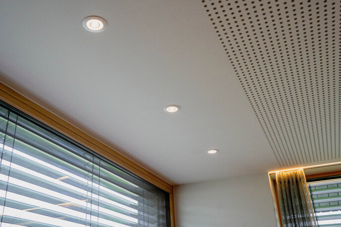 LED Spot RGBW Tree Weiss